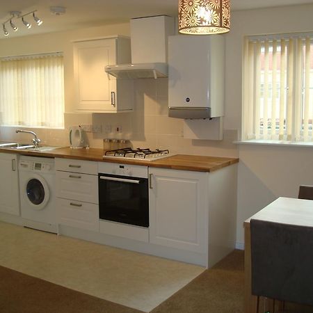 At Home In The City Serviced Apartments Newport Exterior foto