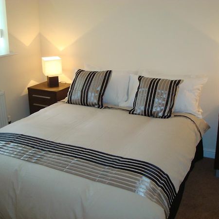 At Home In The City Serviced Apartments Newport Exterior foto